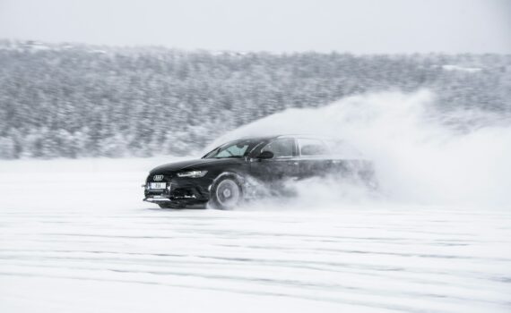 A lot of handling winter driving anxiety is about good preparation. Use these tips to overcome winter driving anxiety.